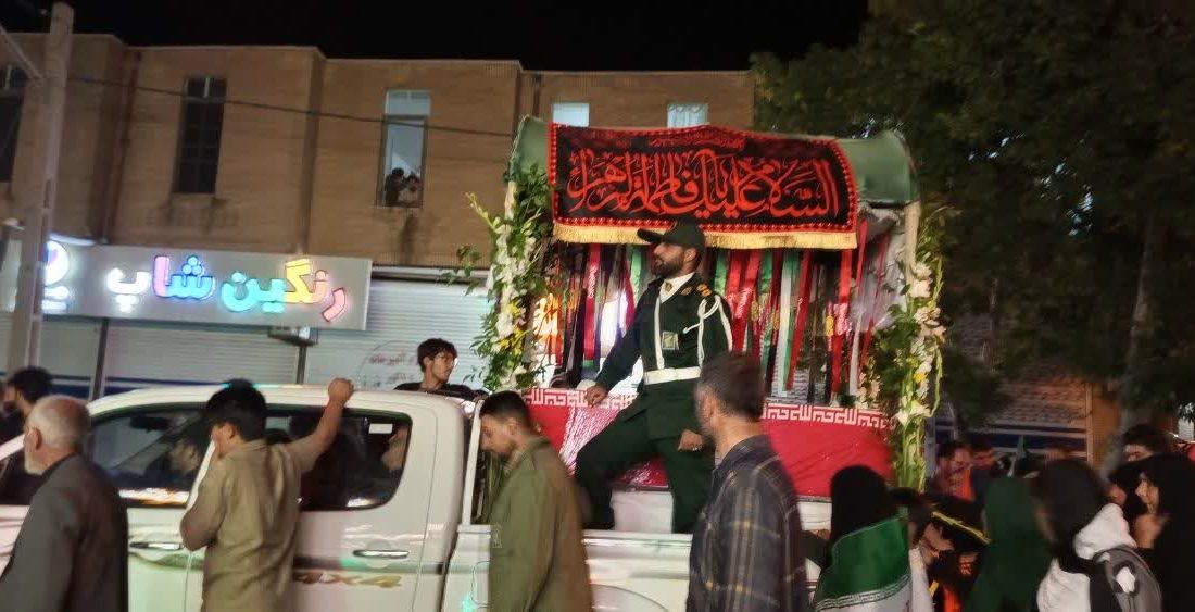مراسم وداع با پیکر شهید امیر محمد احمدی در الیگودرز برگزار شد +تصویر