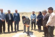 آیین کلنگ‌زنی نیروگاه خورشیدی ۳ مگاواتی در الیگودرز برگزار شد