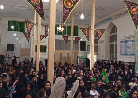 مراسم شیرخوارگان حسینی در الیگودرز برگزار شد +تصویر